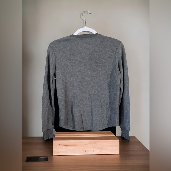 Button Grey Long-sleeve Medium - Picture 2 of 4
